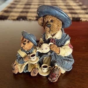 Boyd’s Bears figurine